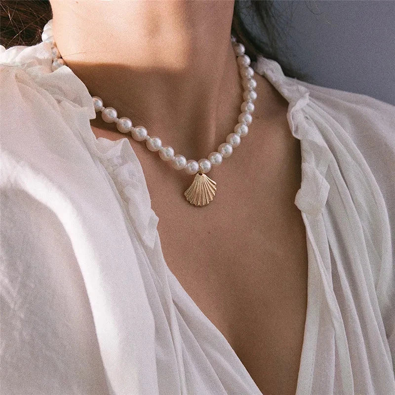 Shell Pendant Necklace with White Pearls