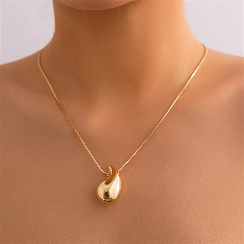 Elegant Large Water Drop Pendant Necklace gold