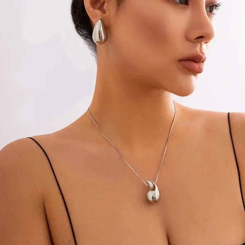 Elegant Large Water Drop Pendant Necklace silver