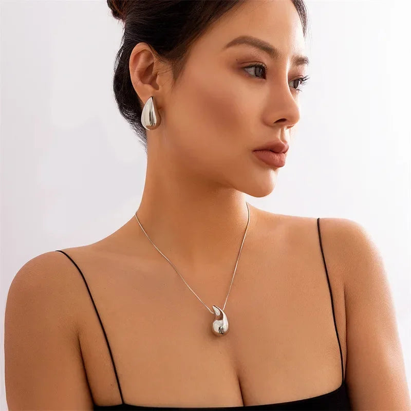 Elegant Large Water Drop Pendant Necklace silver