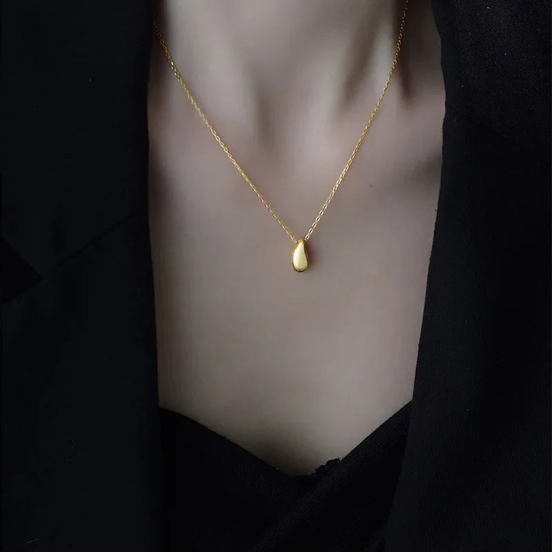 Fine Water Drop Pendant Necklace gold