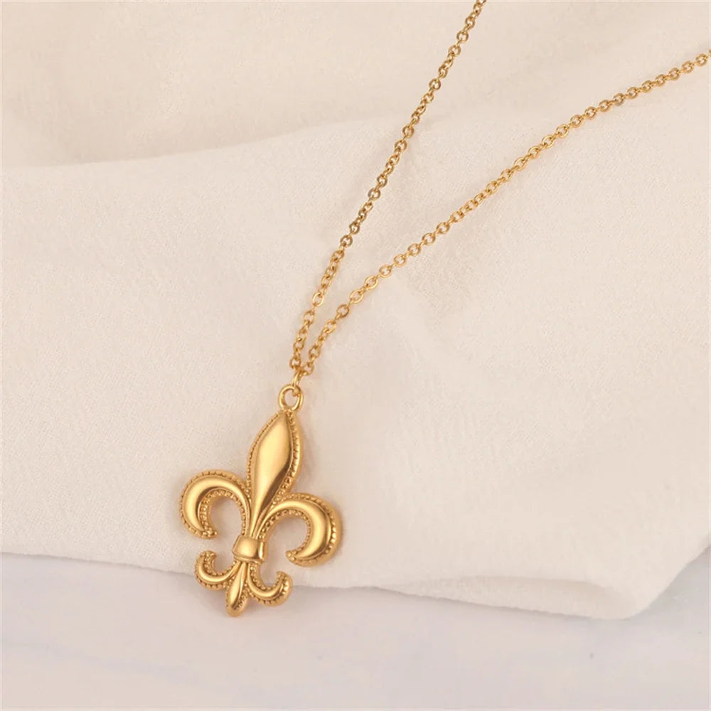 Lily Flower Pendant Necklace in Gold for Men and Women