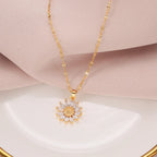 Daisy Flower Pendant Necklace
