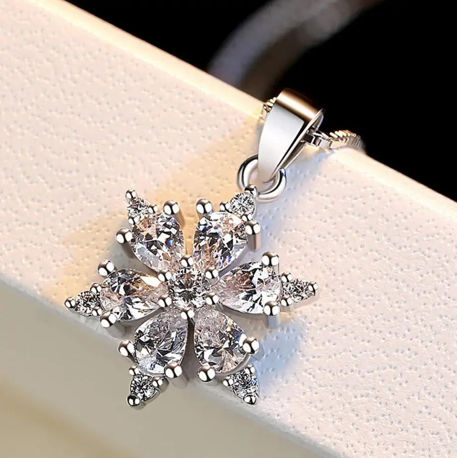 Women's Silver Winter Snowflake Pendant Necklace