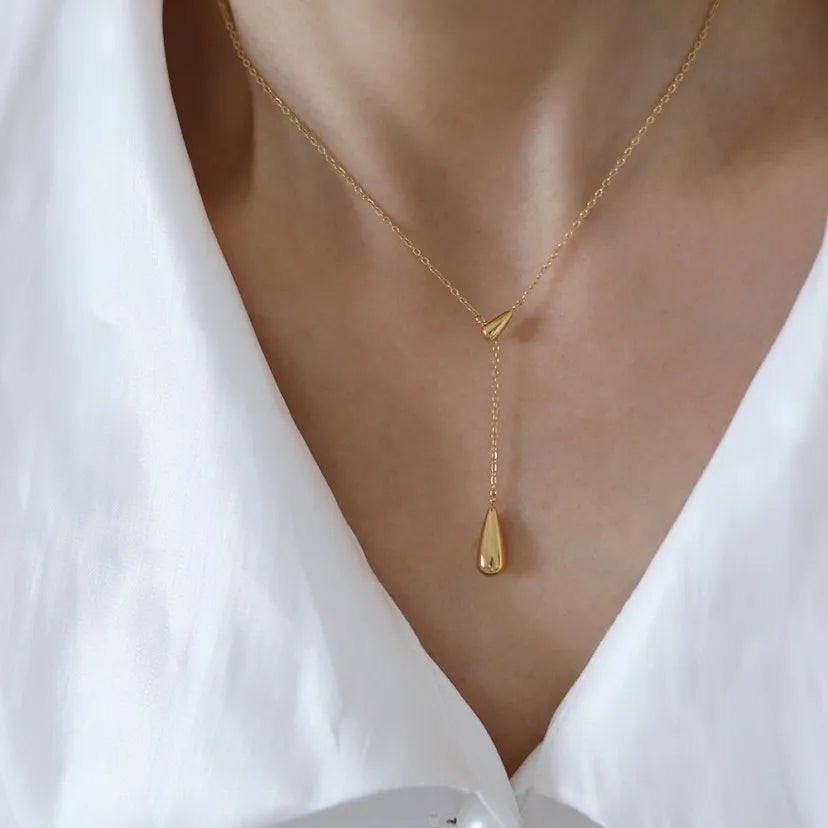 Fine Water Drop Pendant Necklace gold
