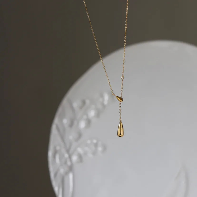 Fine Water Drop Pendant Necklace gold
