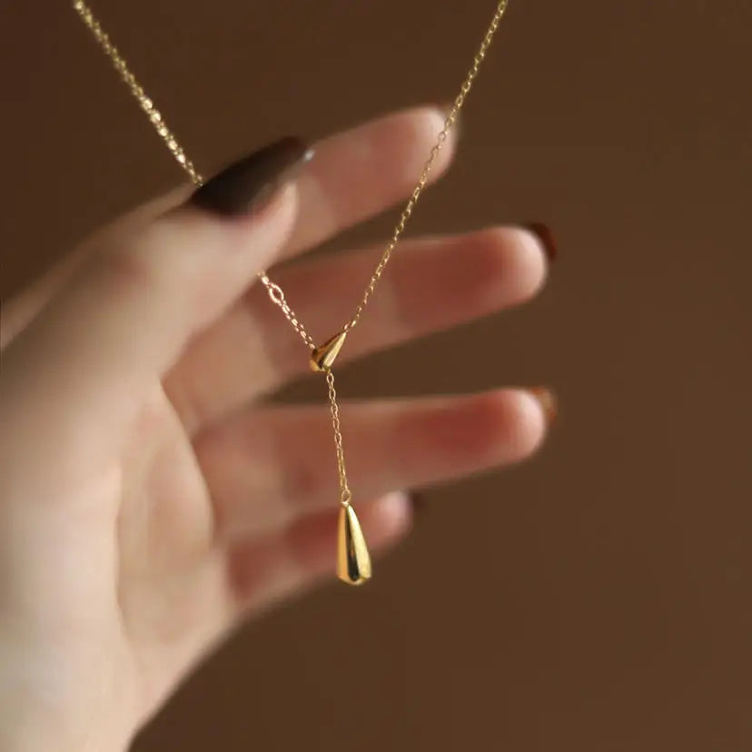 Fine Water Drop Pendant Necklace gold