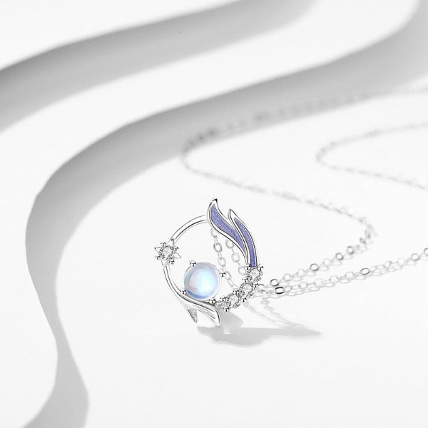 Women's Moonstone Pendant Necklace in Silver