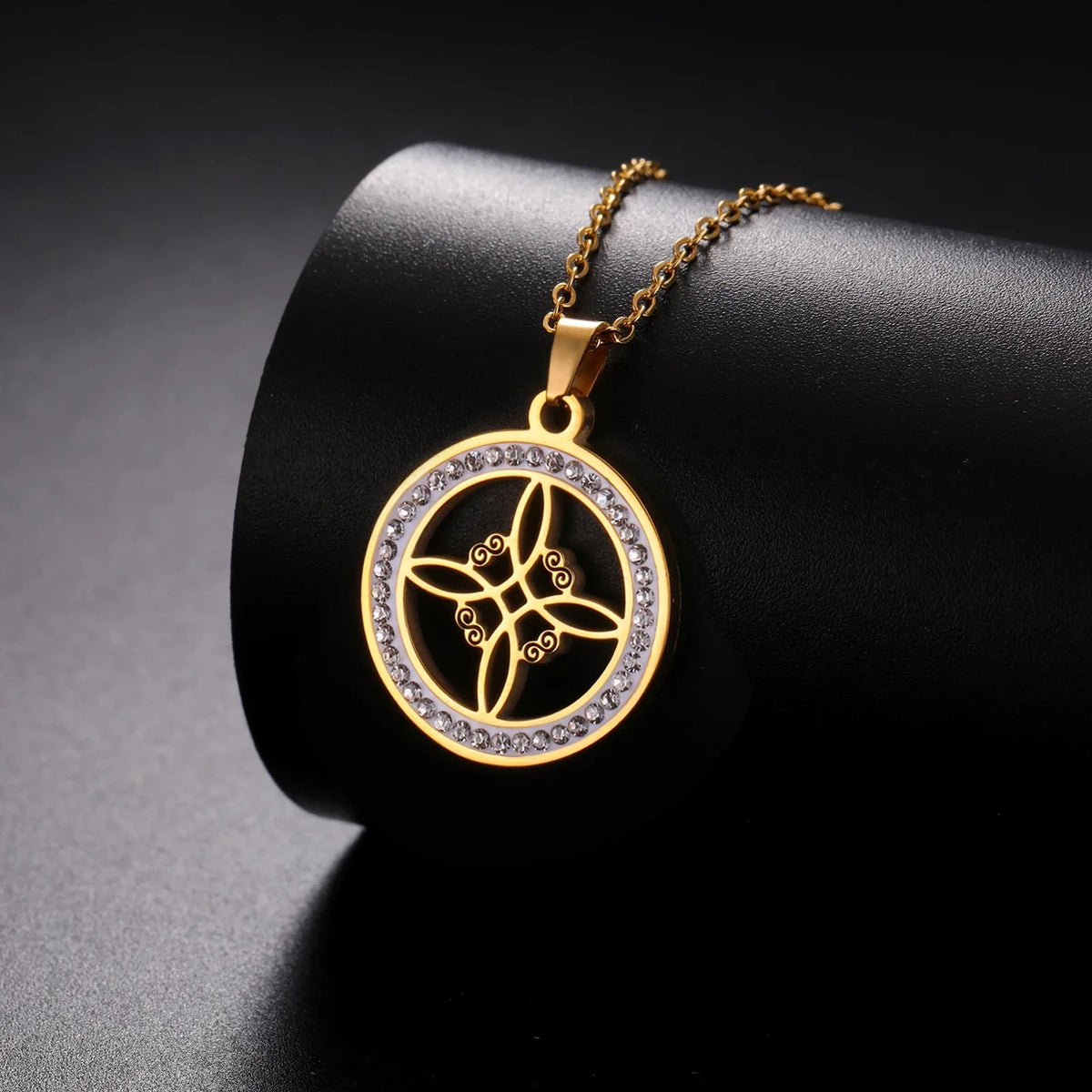 Wiccan Necklace with Witch’s Knot Pendant Protective Amulet gold