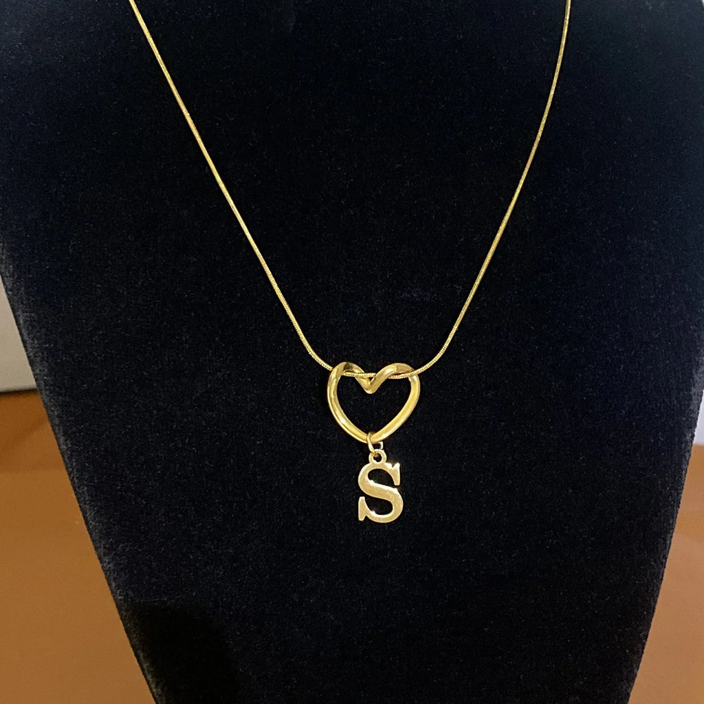 Choker necklace with initial and heart pendant - letter