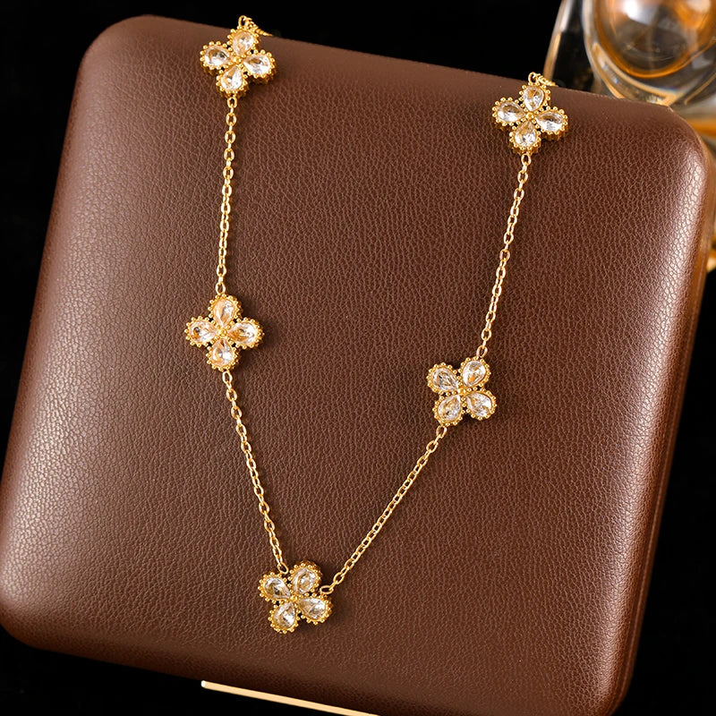 Four-Leaf Clover Pendant Choker Necklace