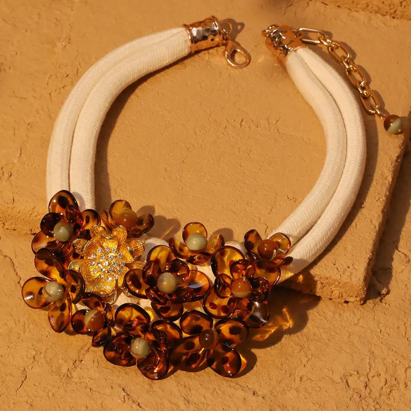 Ethnic Choker Necklace with a Lovely Pendant