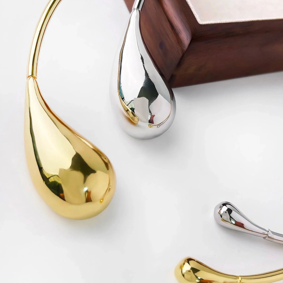 Water Drop Pendant Choker Necklace gold