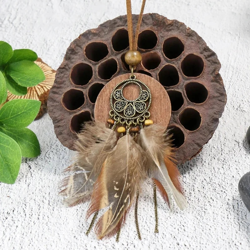 Bohemian-Style Necklace with Feather Pendant