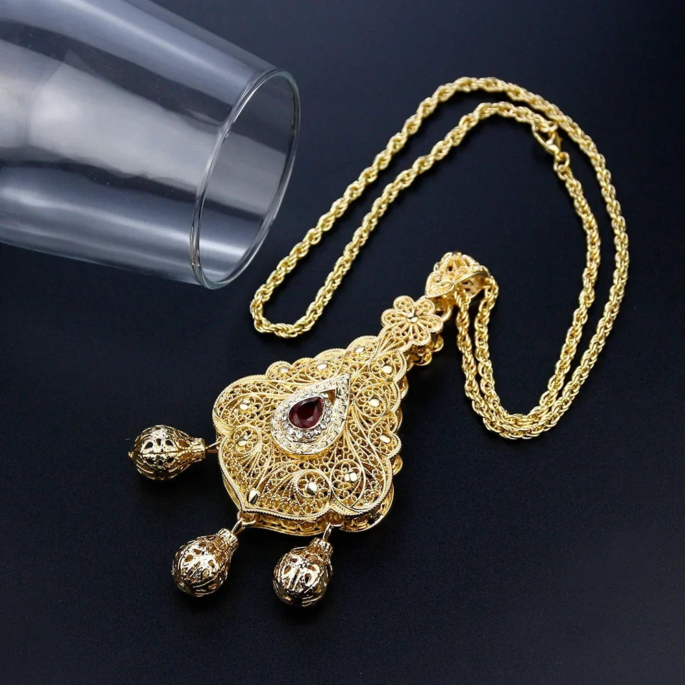 Long necklace with traditional pendant for Arabic wedding celebrations, red