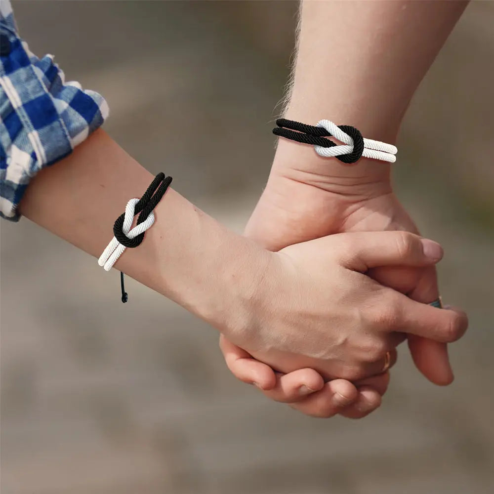 Set of 2 Knot Bracelets for Couples in White and Black